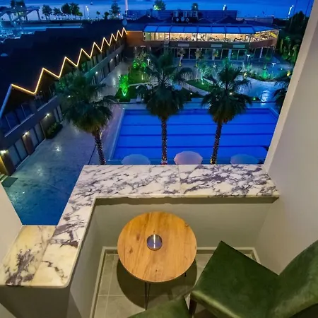 Palace 4*