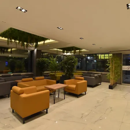 Palace Hotel 4*