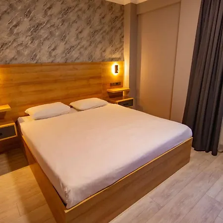 Palace 4*