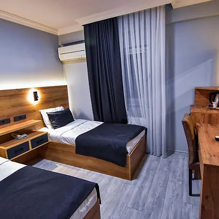 Palace 4*